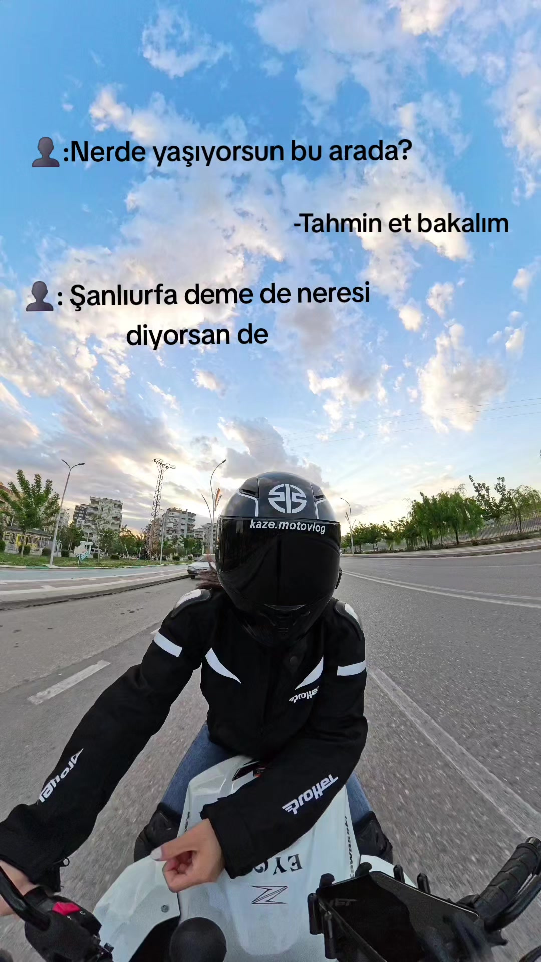@eyoli
