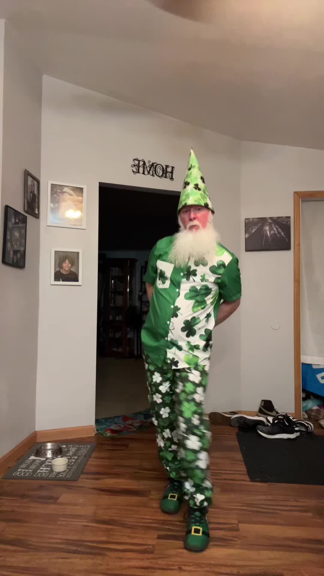 @Gerald&ensp;papa gnome wellman