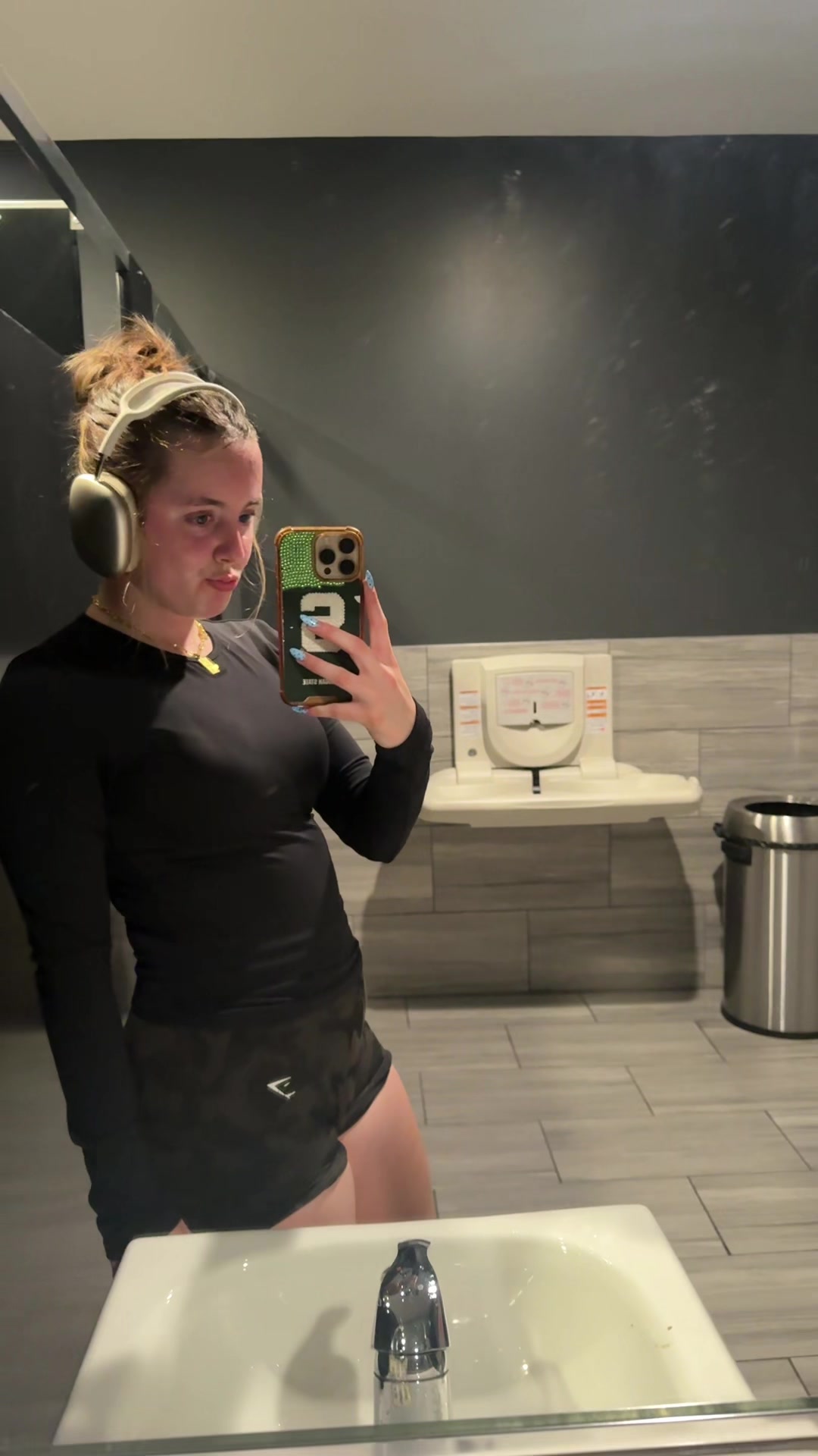 @oliviialifts