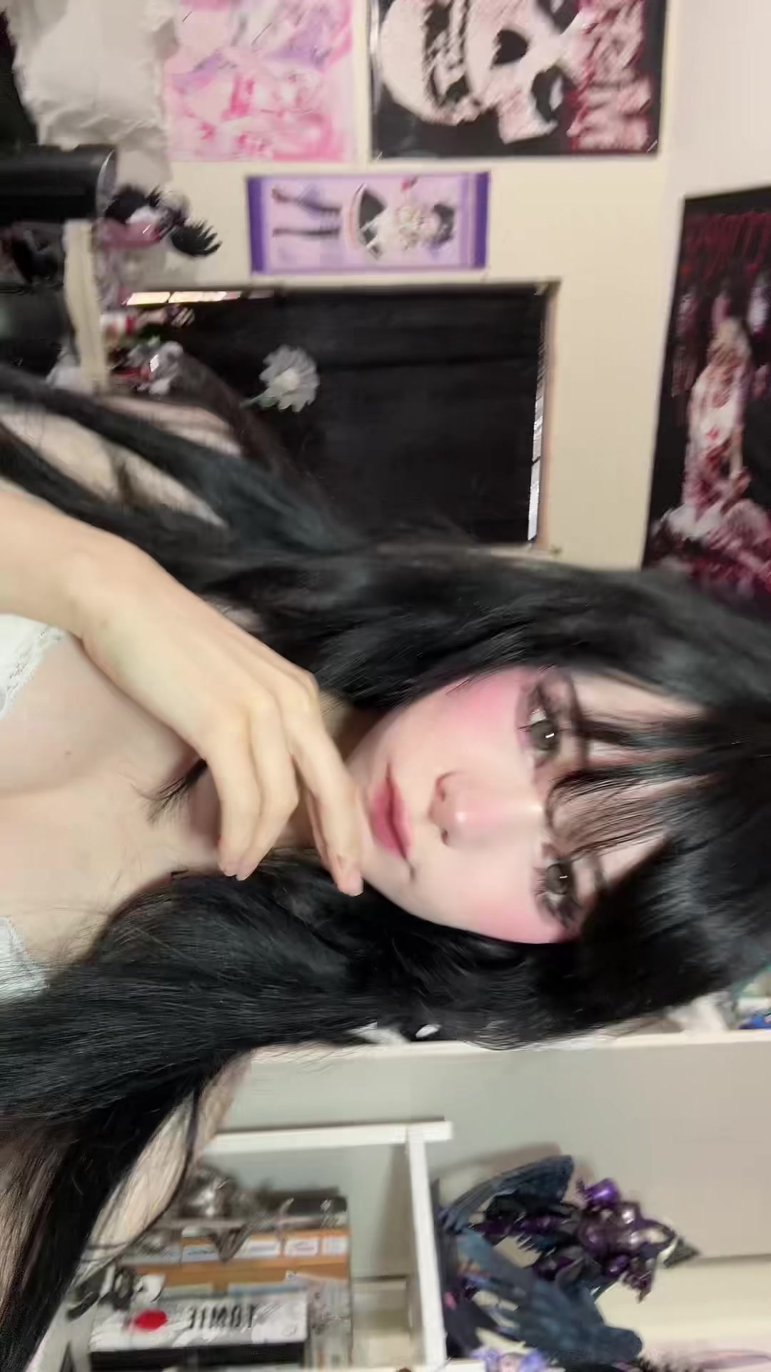 @ash🐝