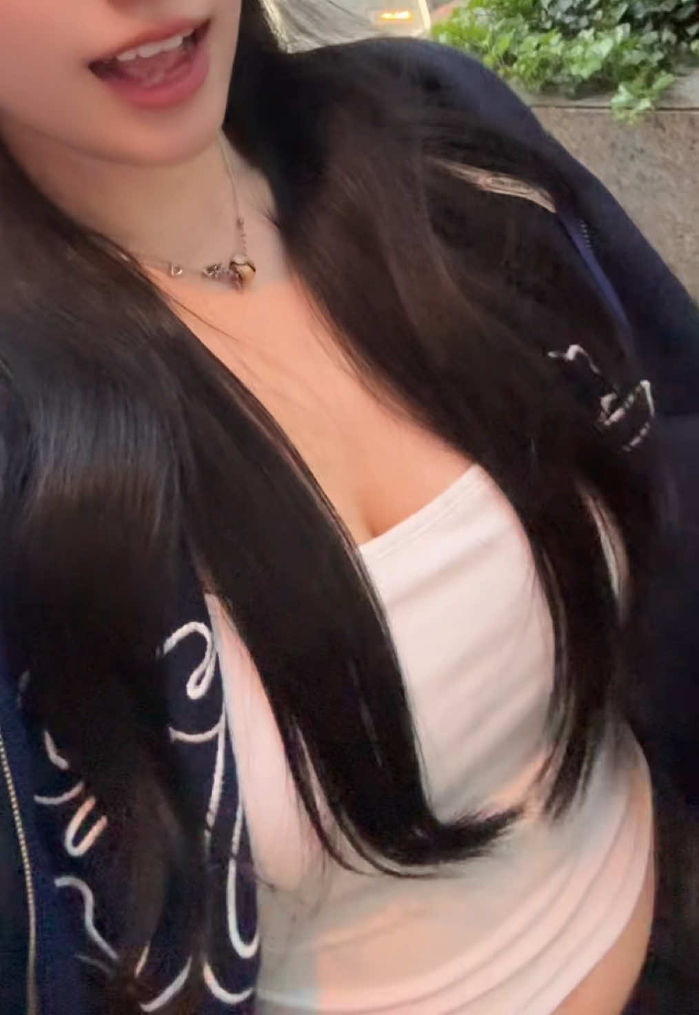 @？