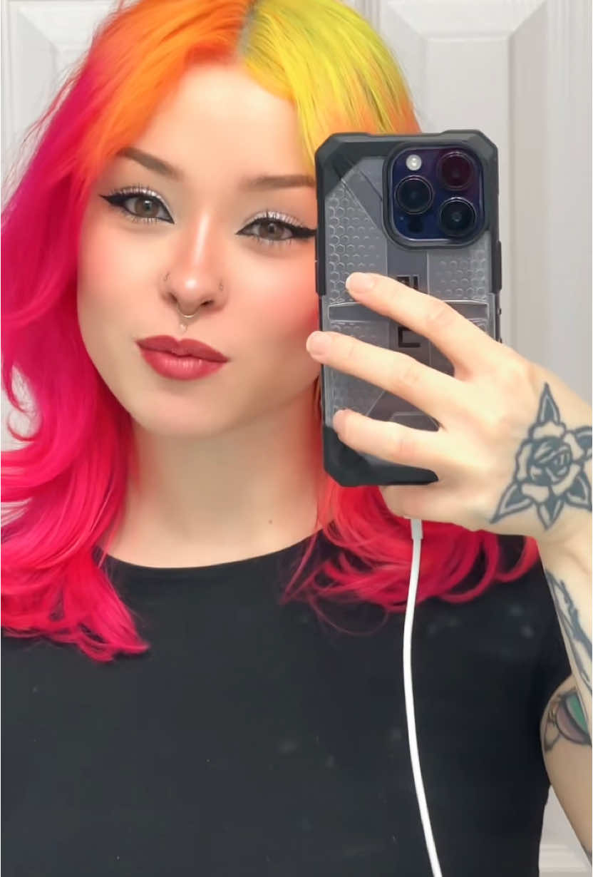 @laur.irl
