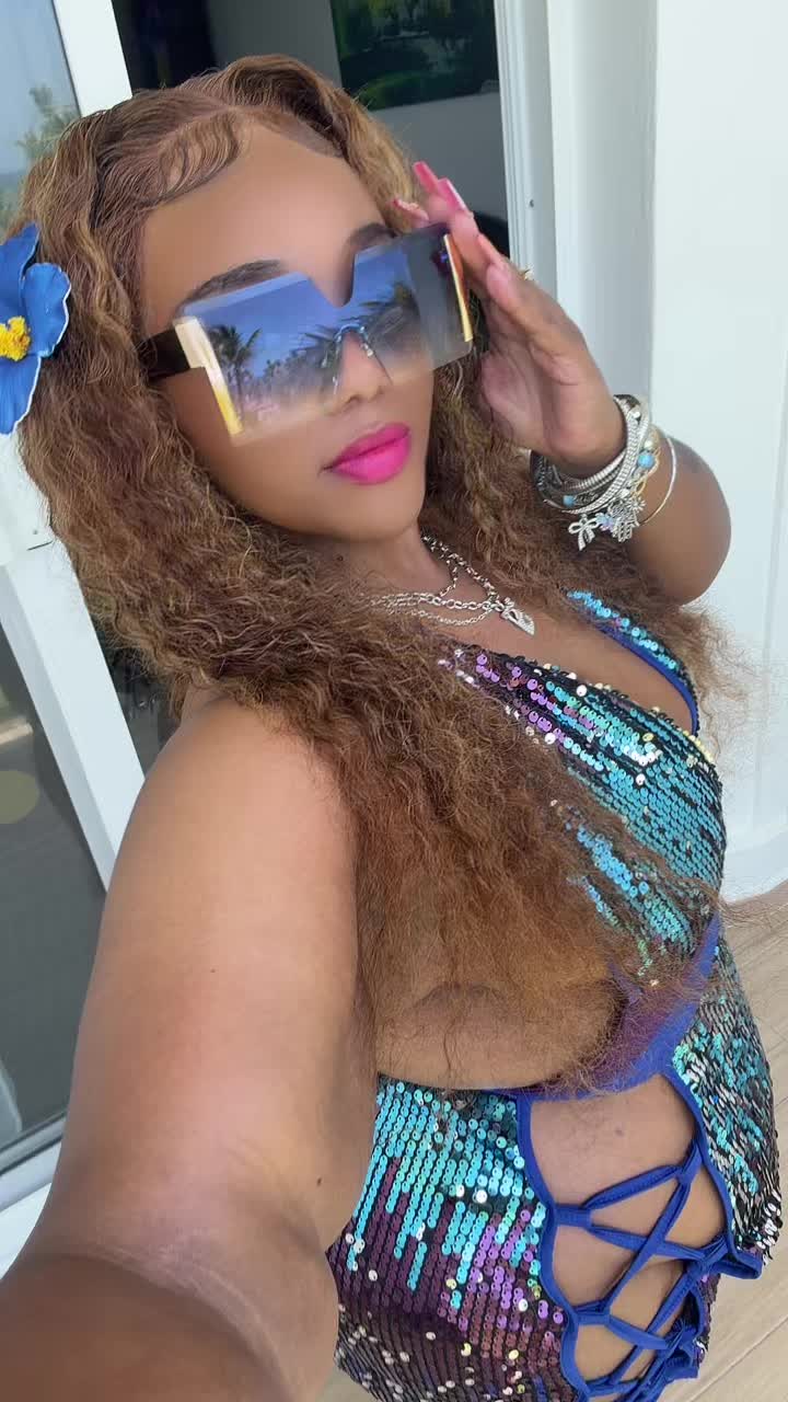 @Kay_Nikole1