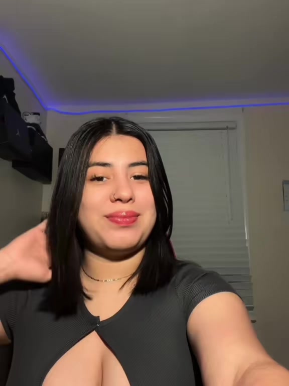 @Monica._.us