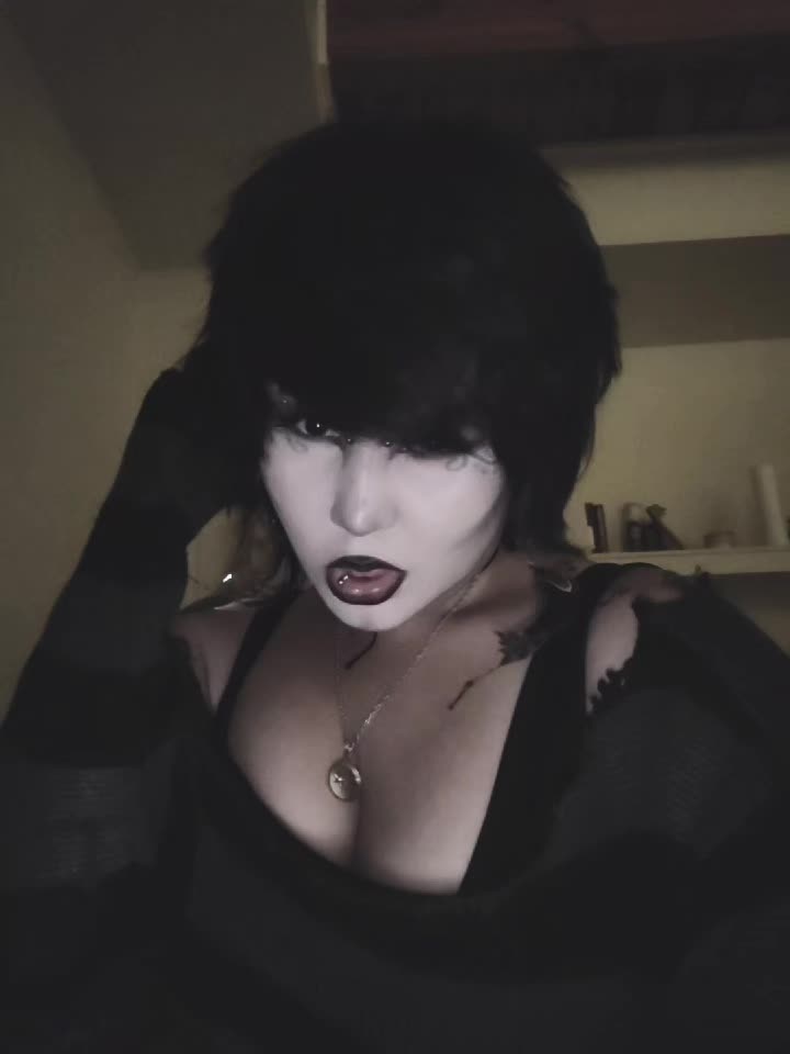 @theskysfallingg