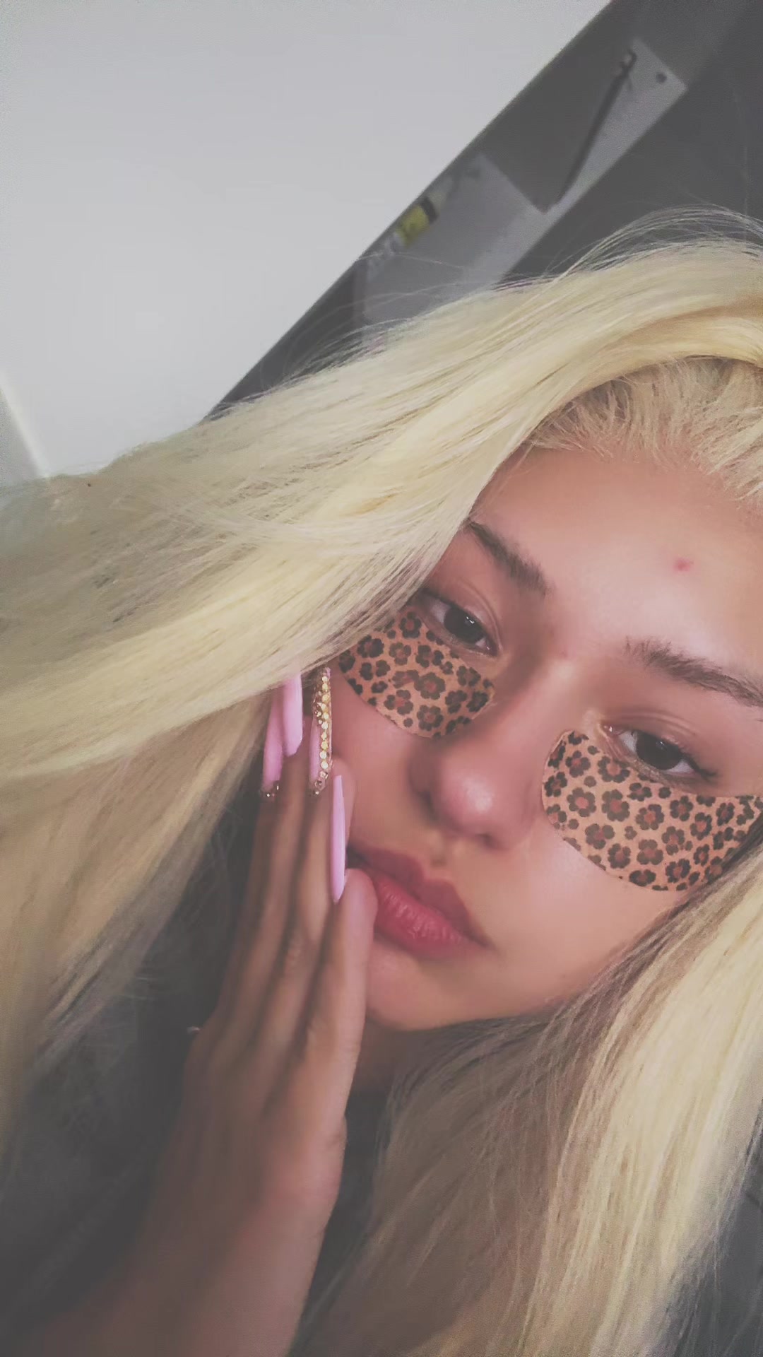 @👸🏼