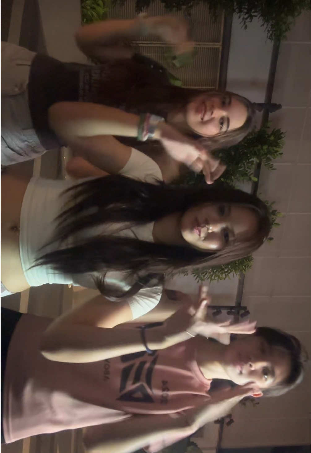 @X.xnia