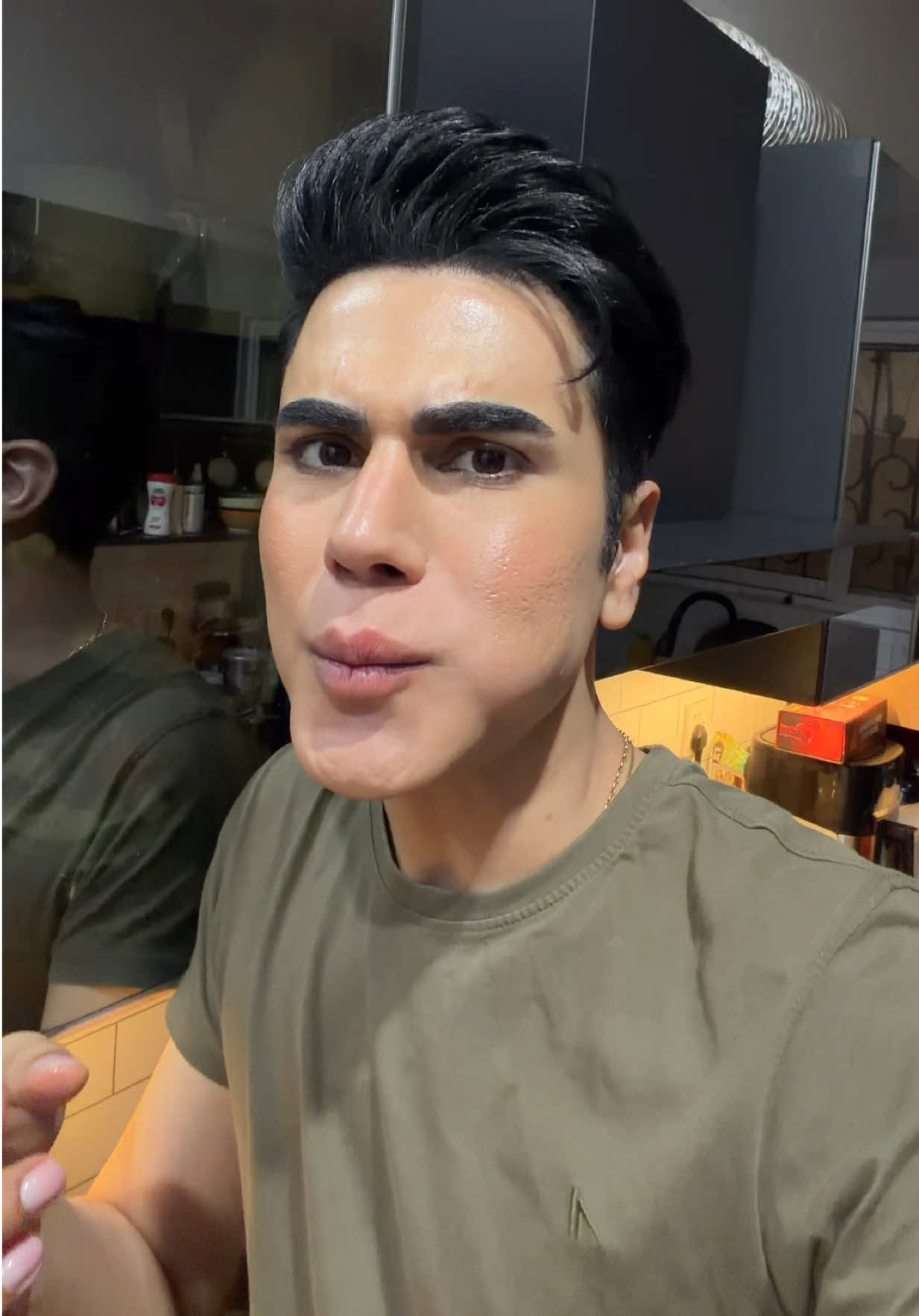 @Ken_