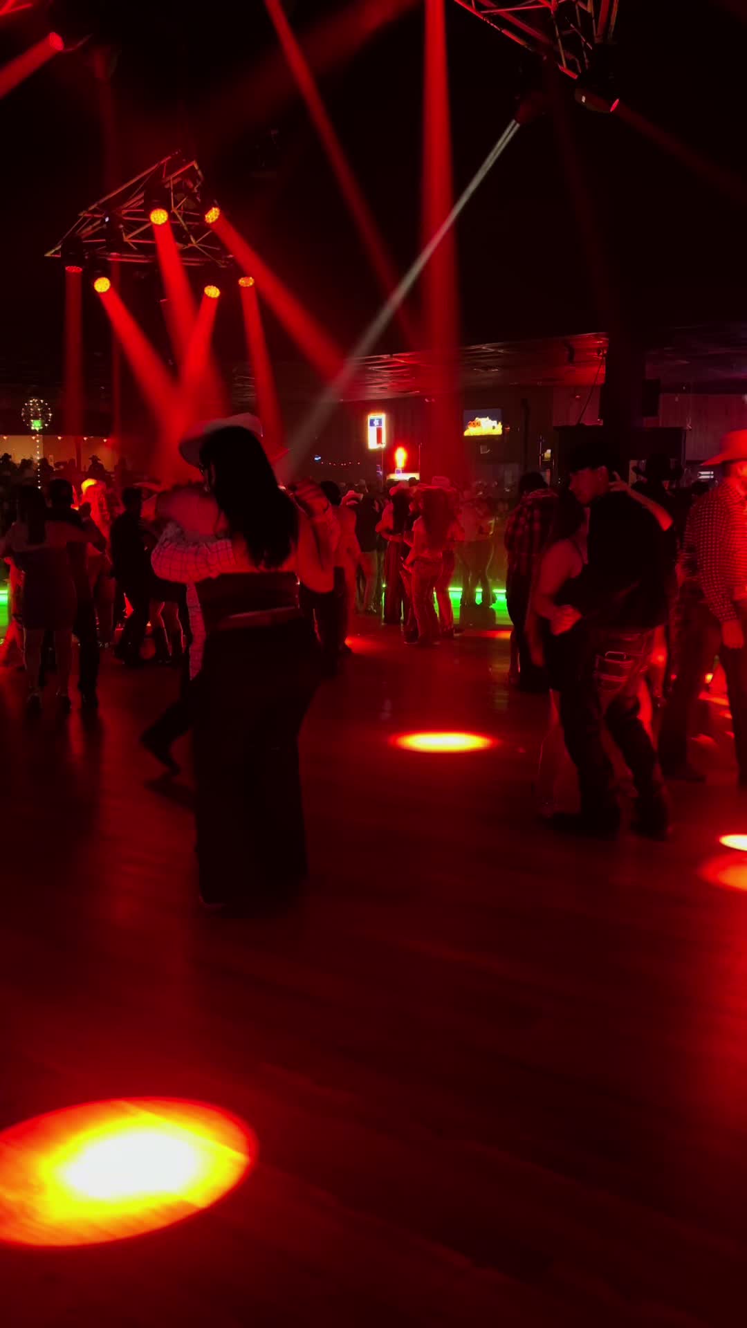 @Bailes Con Victoria