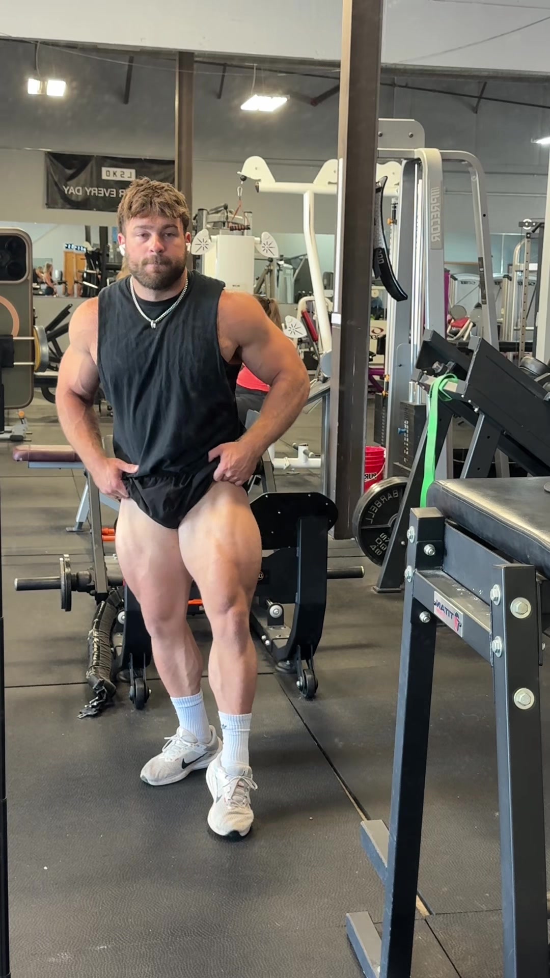 @Alex 🦍