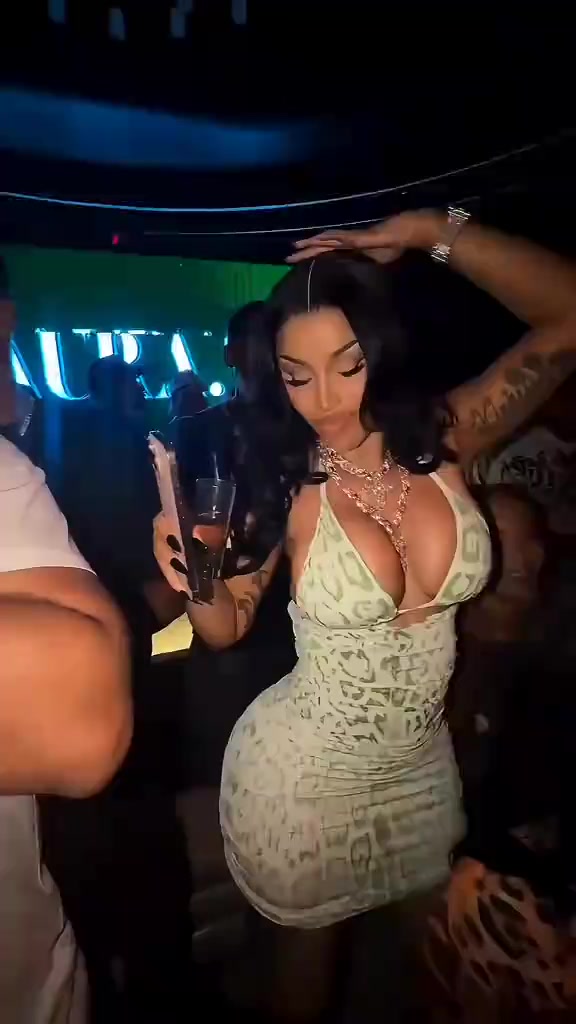 @FAN OF CARDI❣️👑💜
