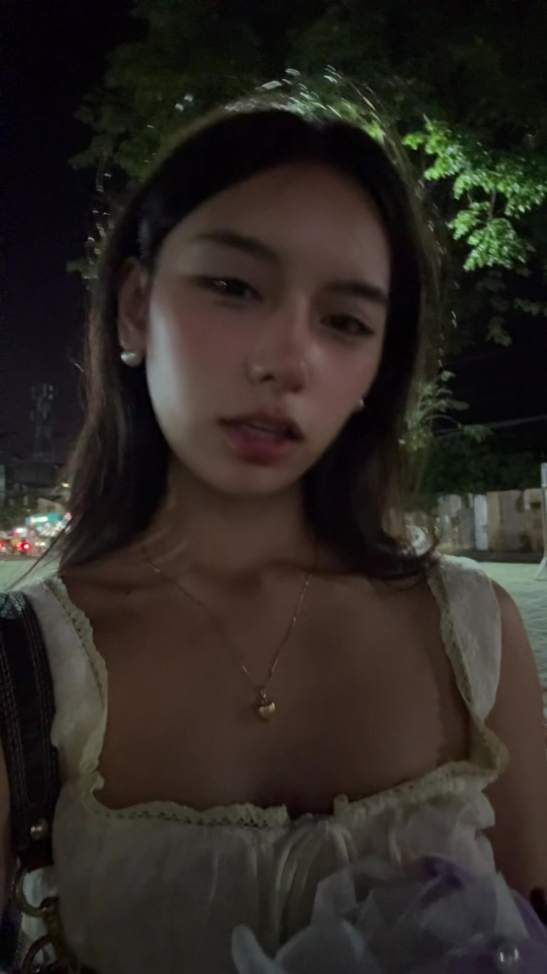 @Bella