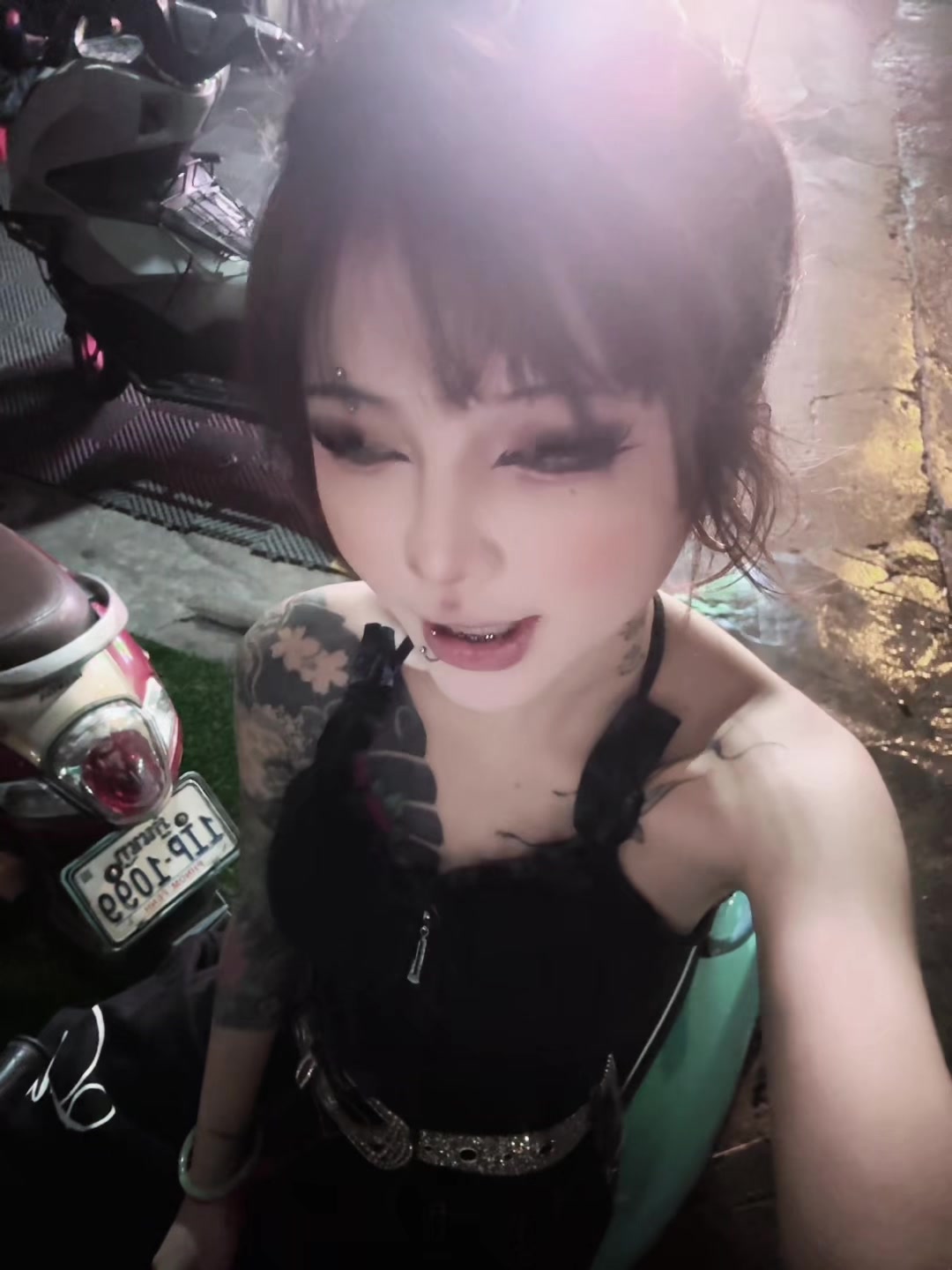 @JI NG &bull;🇫🇷 🇰🇭 🇨🇳 &bull;