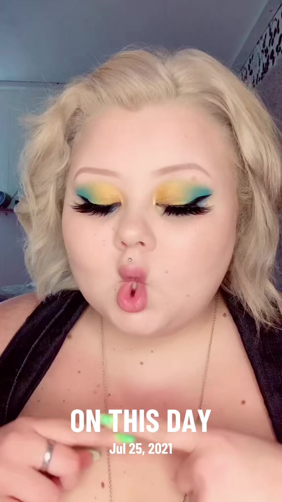 @Queensizebeauty ♡