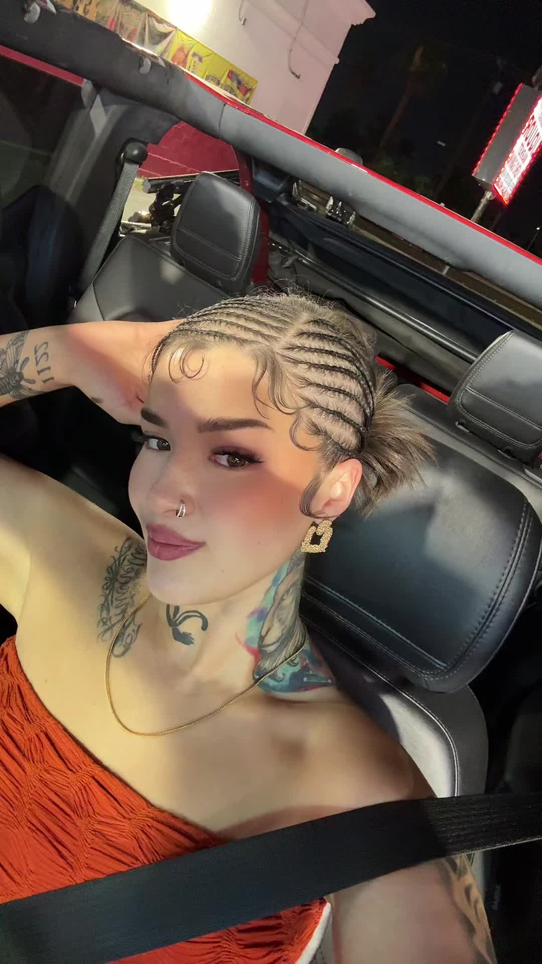 @Fart queen ๐๐จ