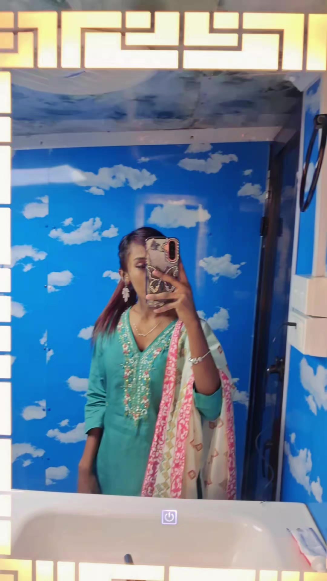@பல்லவி💛🦚