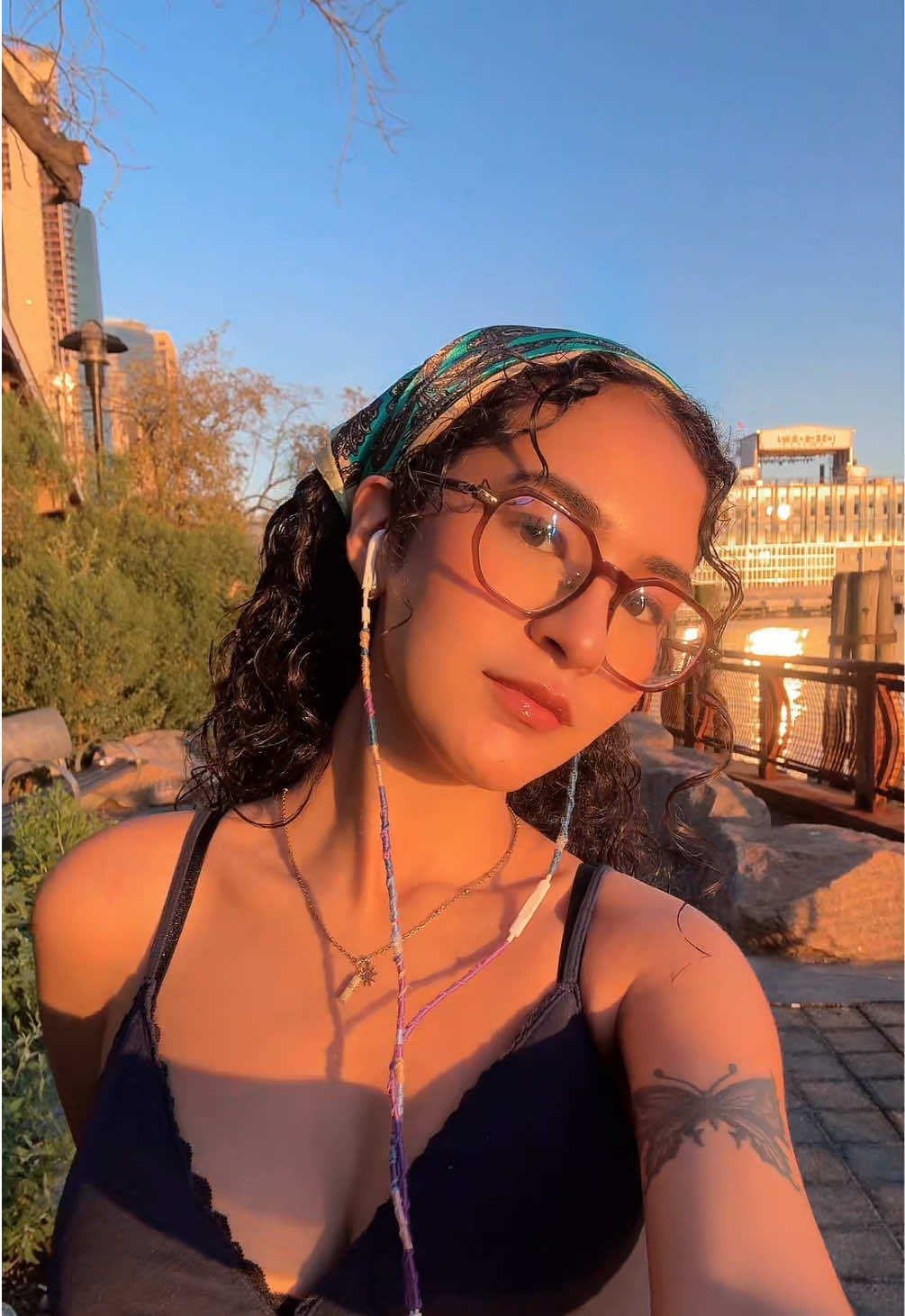 @adelhi