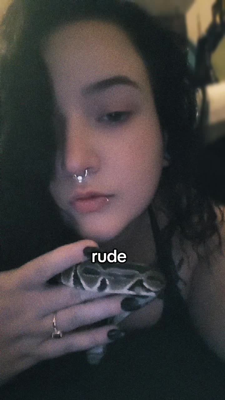 @(　・`&omega;・&acute;)👁👄👁(　・`&omega;・&acute;)