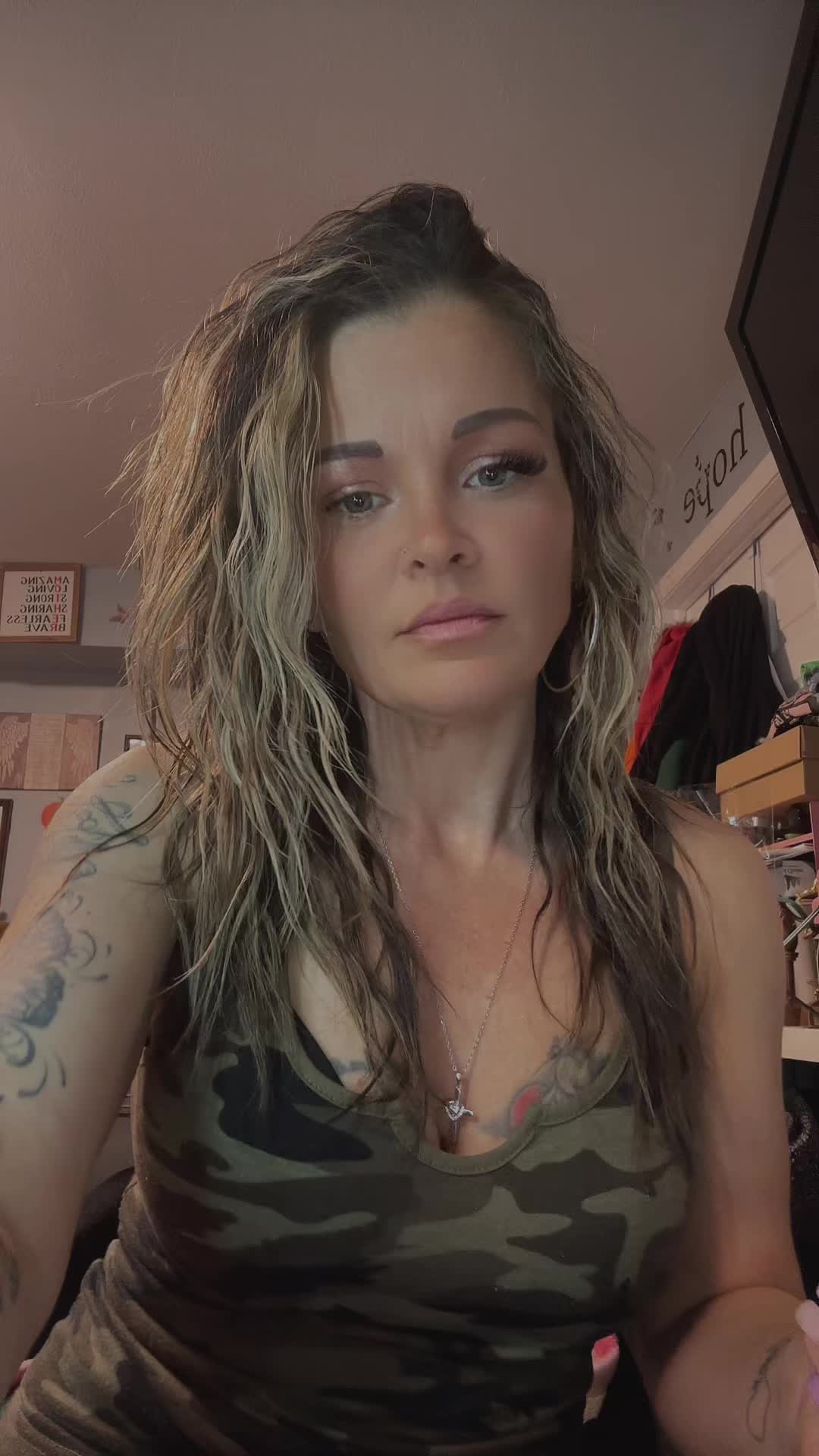 @JessicaXoxo 💋💋✌️