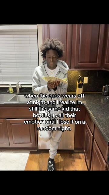 @⃟