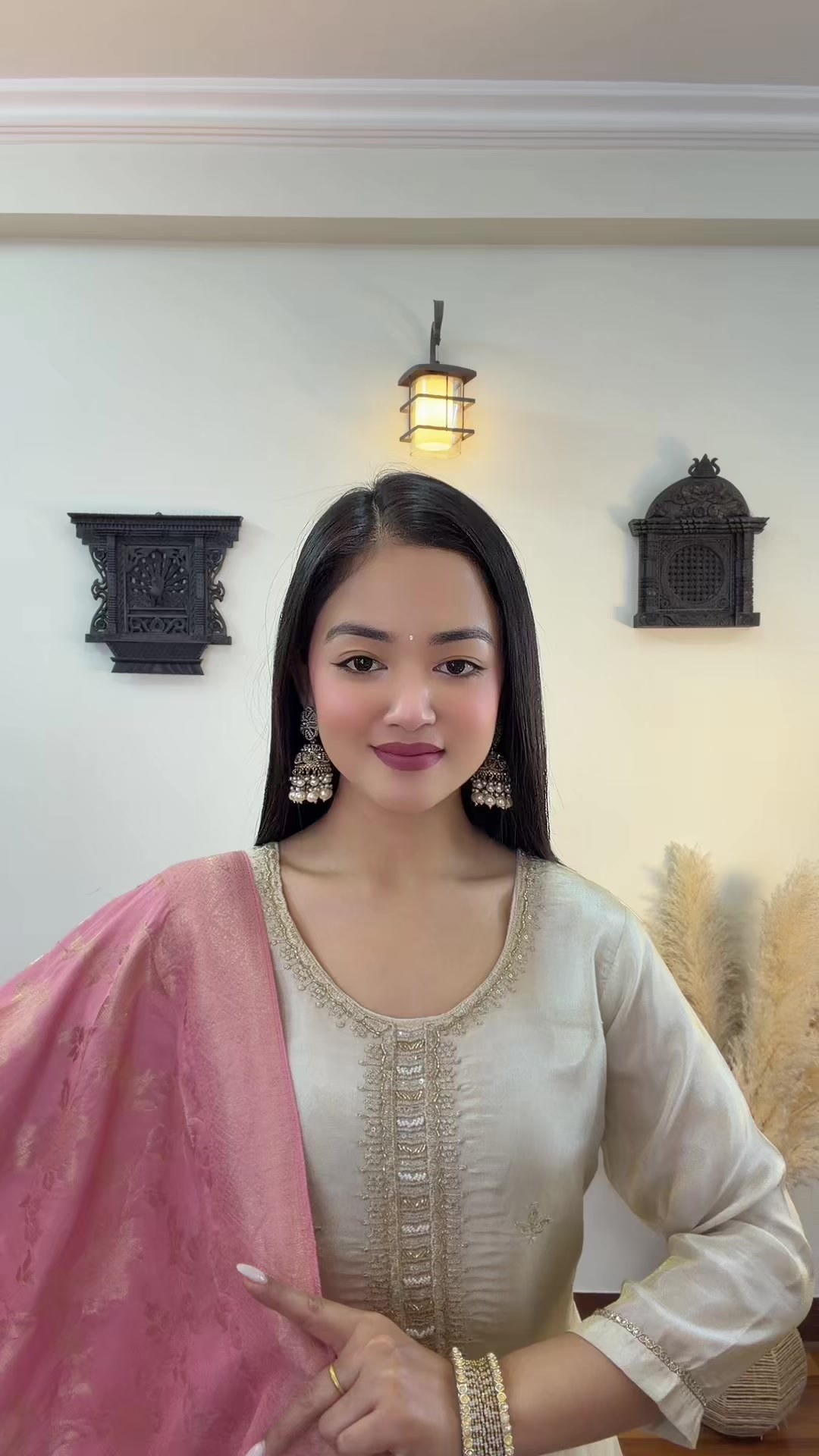 @Naina_TheAttire
