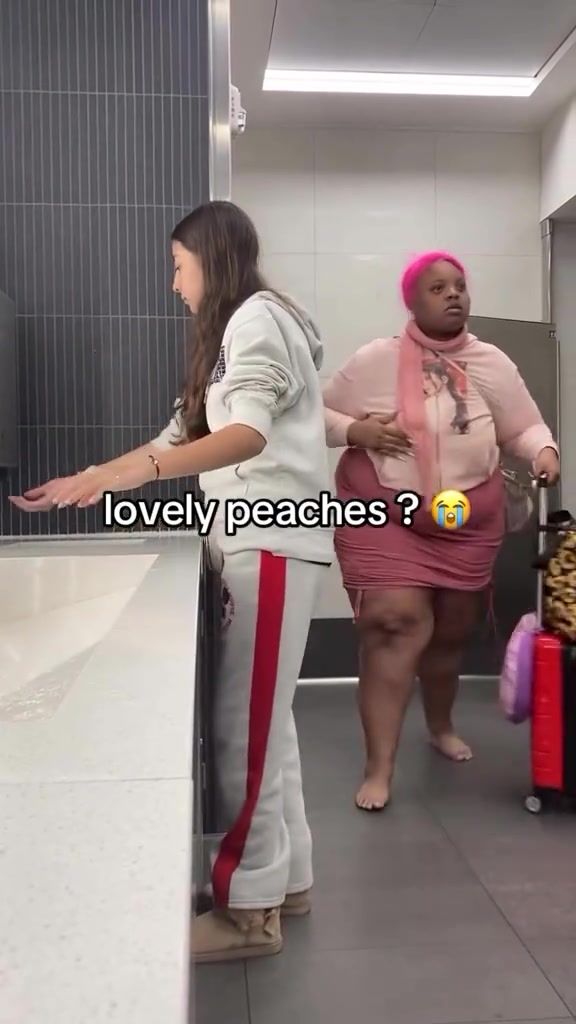 @Lovely Peaches