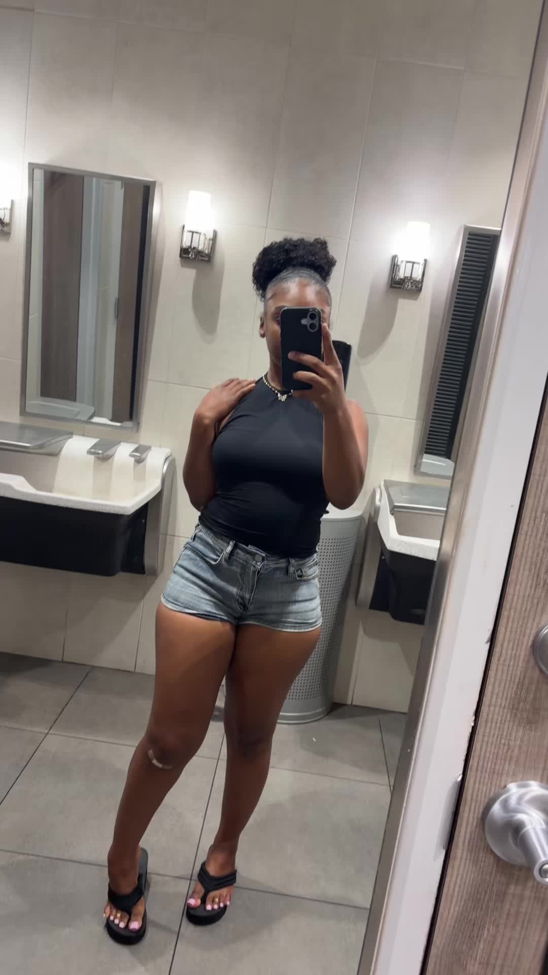 @Caziyah 😚🖤