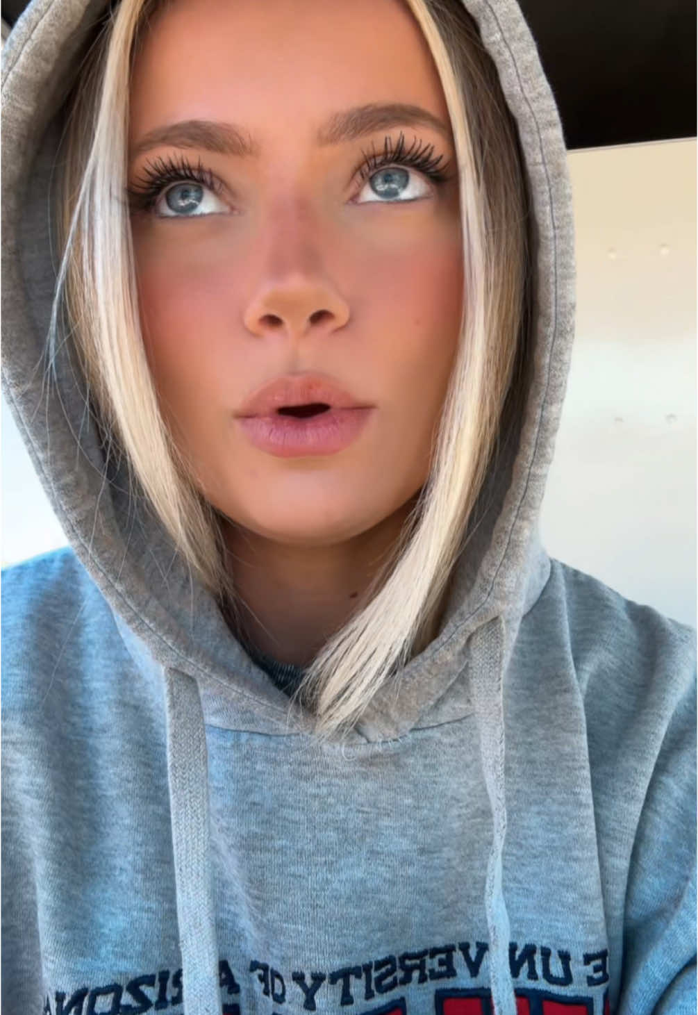 @kambriella