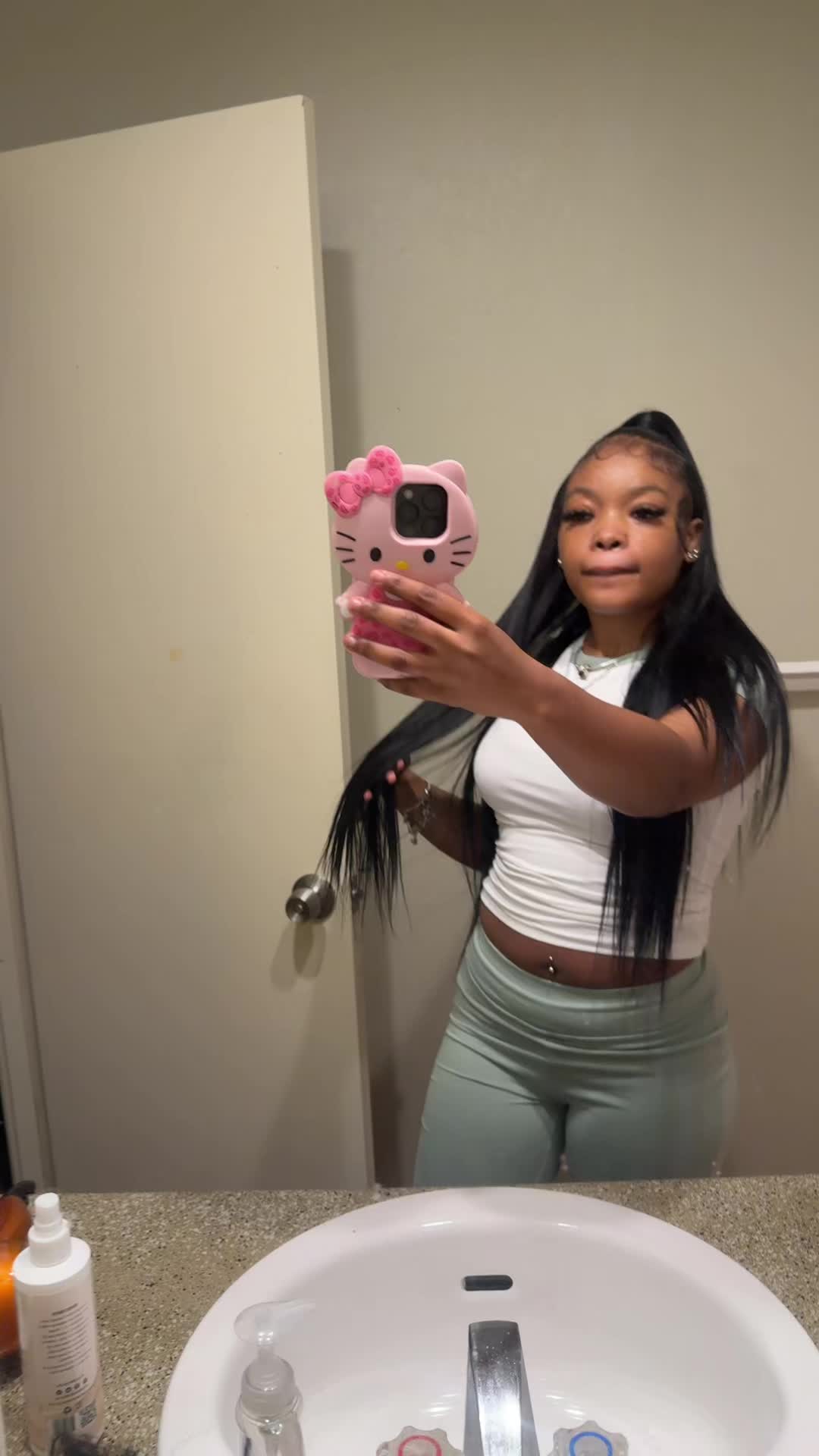 @knicolethed0ll