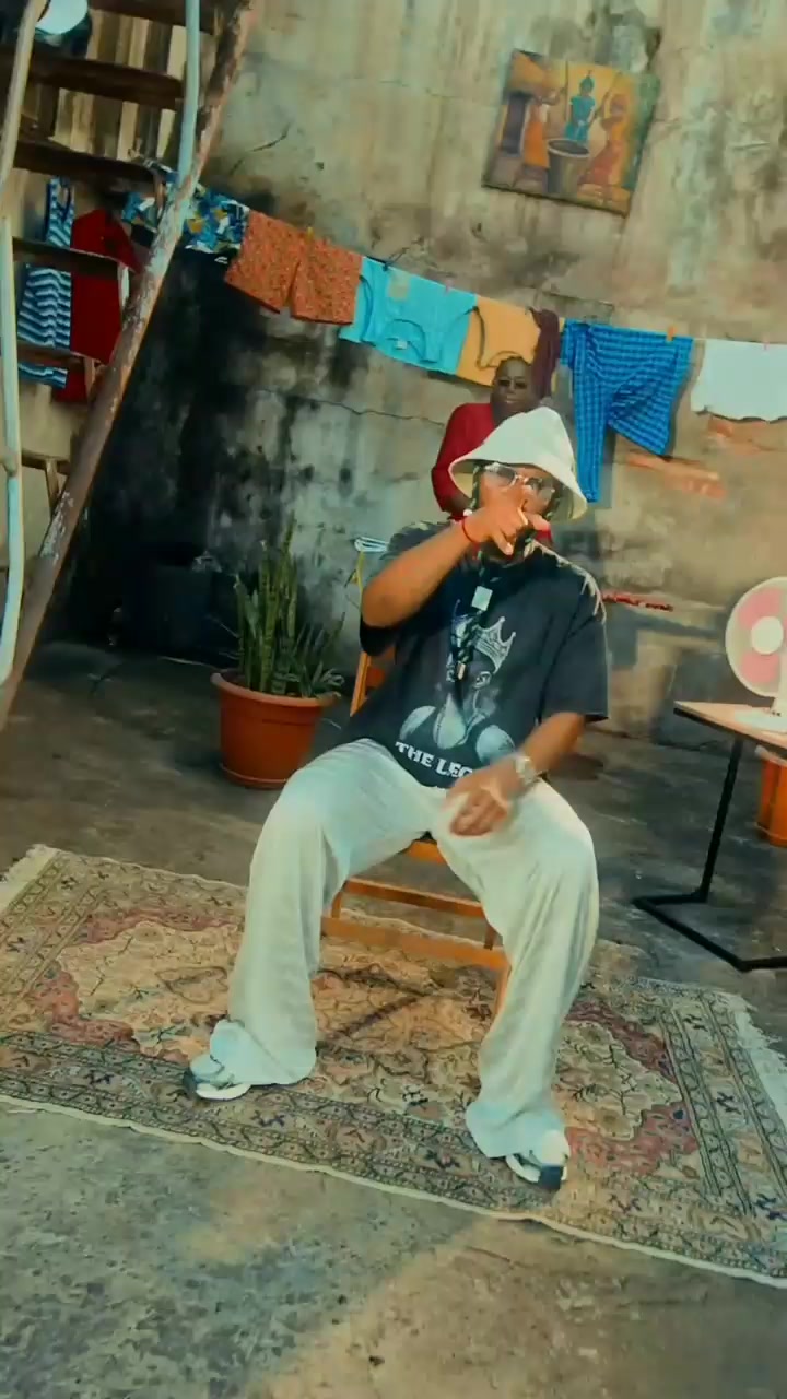 @FallyIpupa
