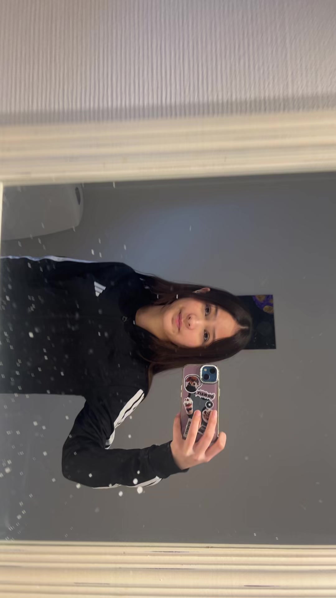@Jenni_.
