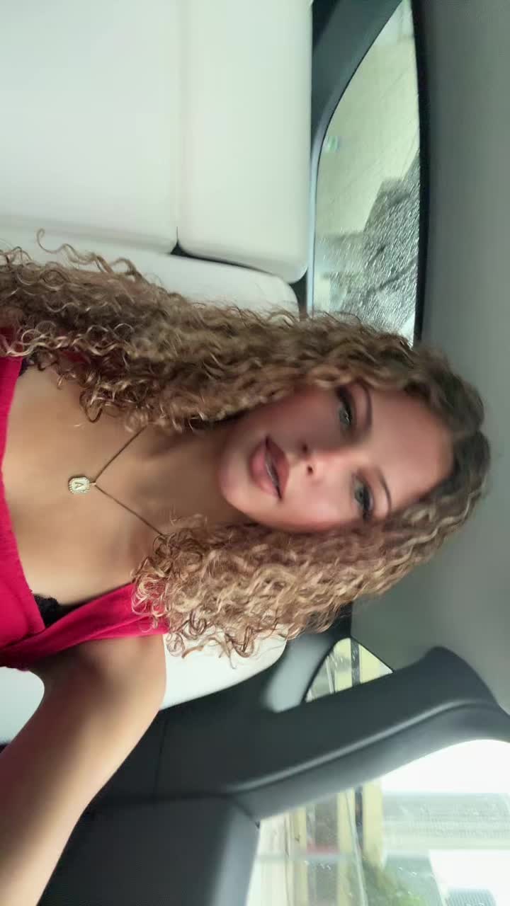 @AnnaliseAcevedo