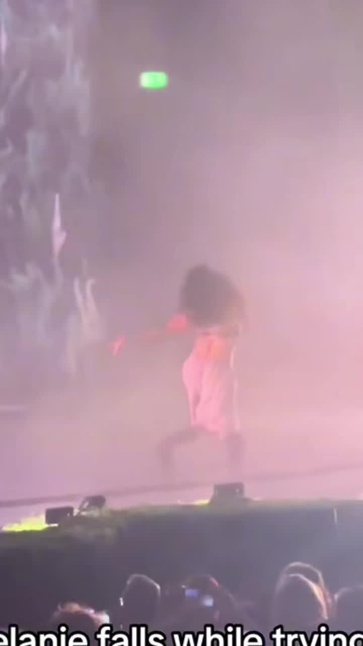 @Pink_melanie_1