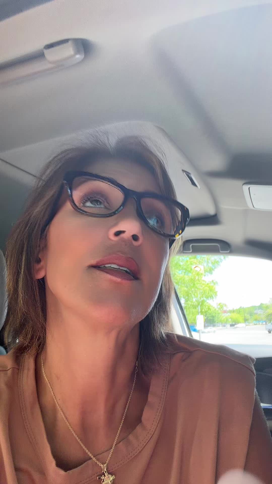 @Demi