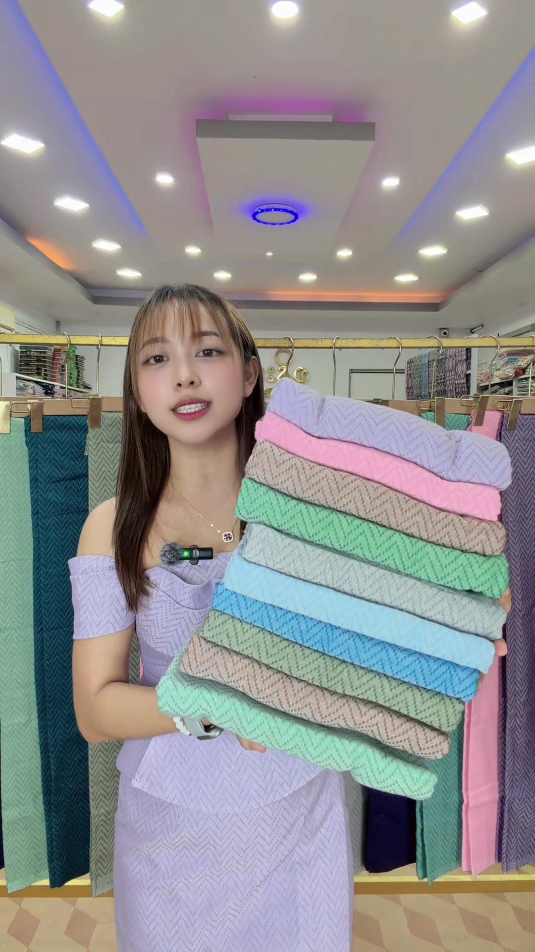 @Snow Thiri Silk & Fabric