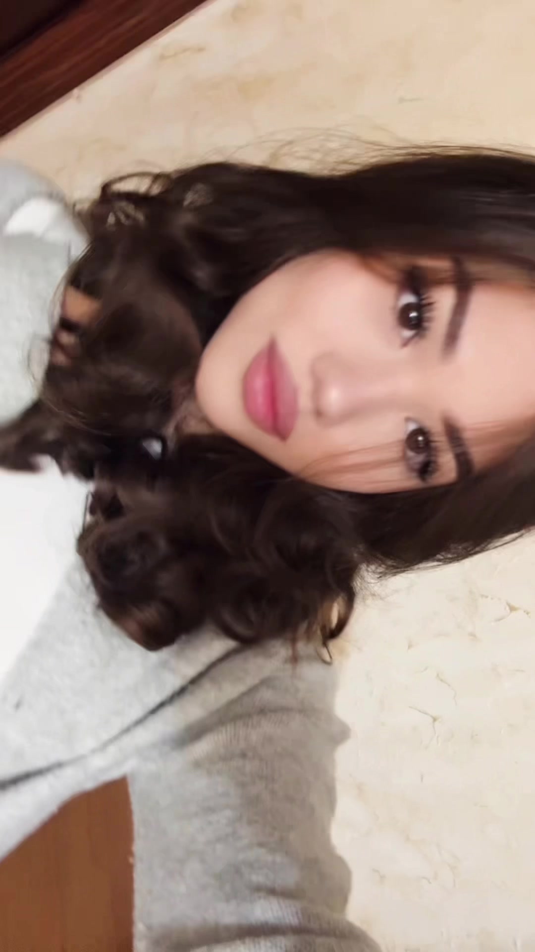 @𝐄