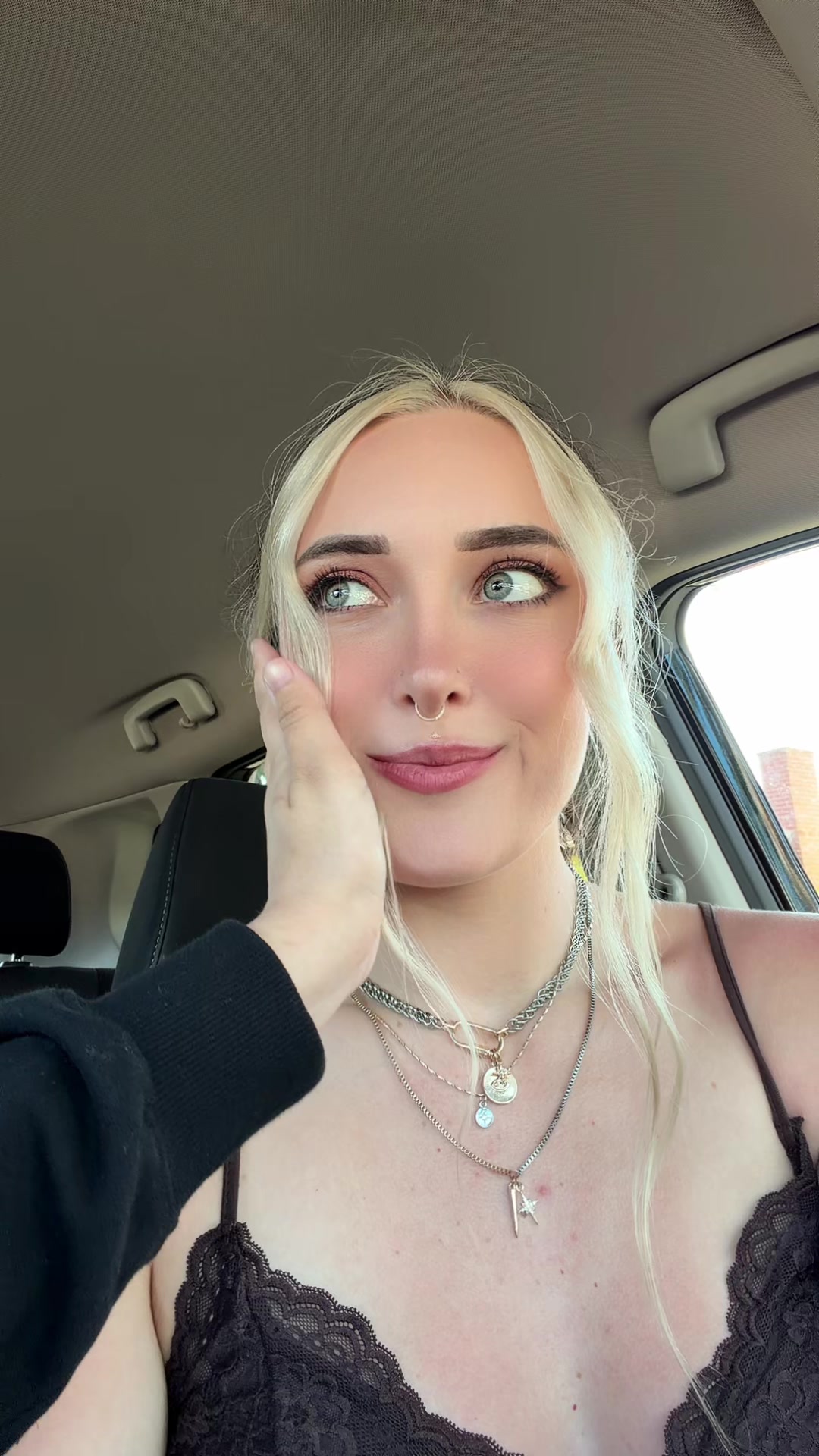@laurelhoneyyy