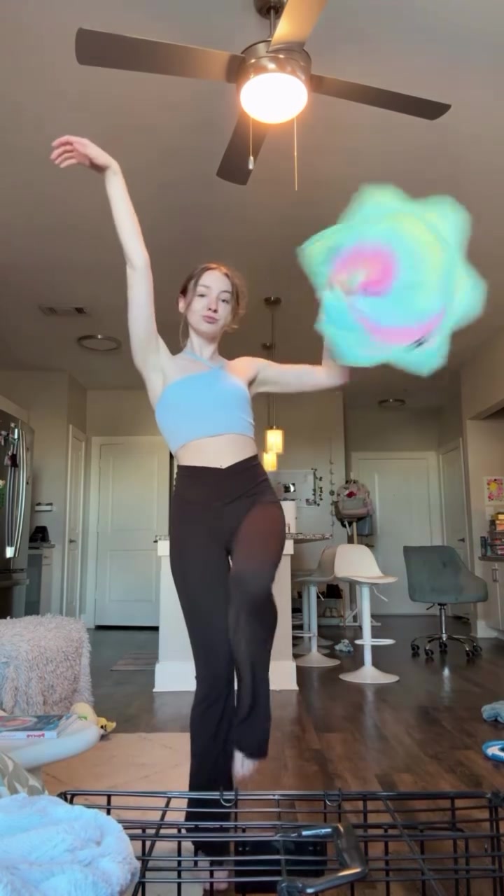 @lily