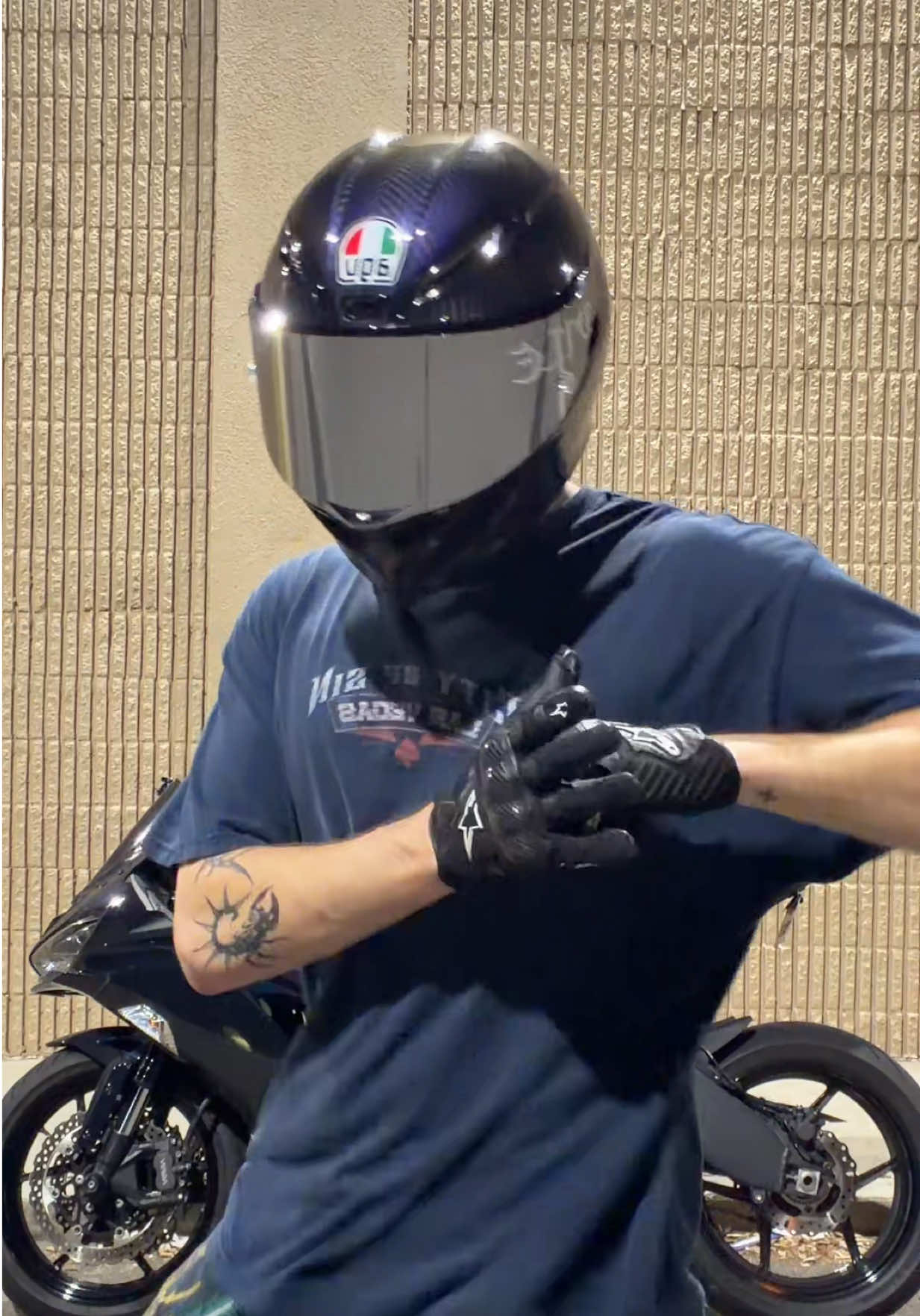 @shakymoto