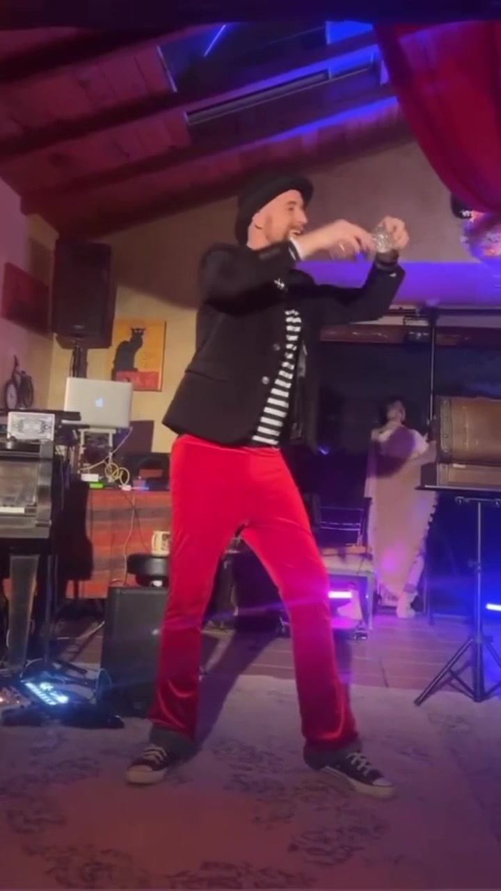 @DreamUpright Magician Juggler