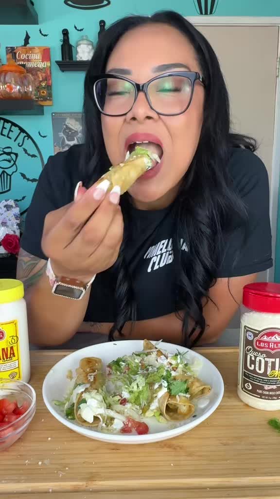 @🇵🇦JOYCE the HUNGRY🇸🇻