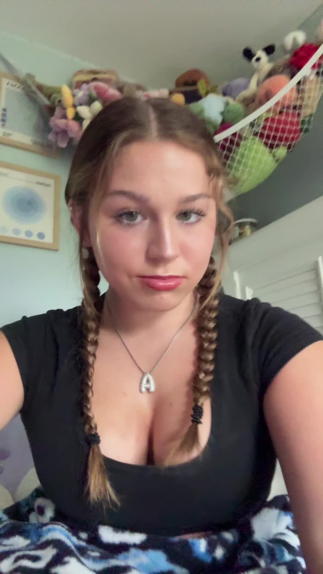 @abbie_nye