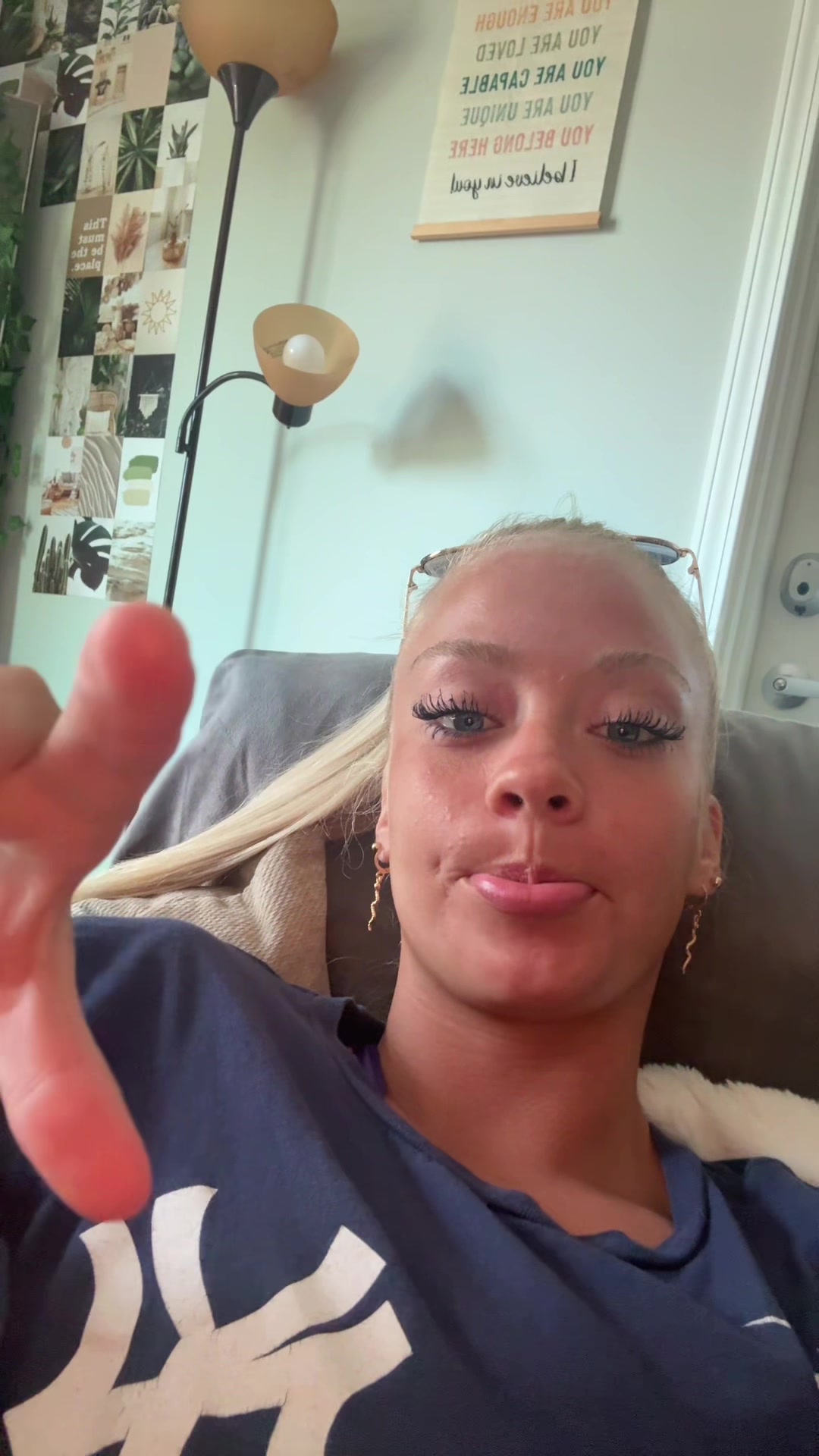 @Katiehawkinscr