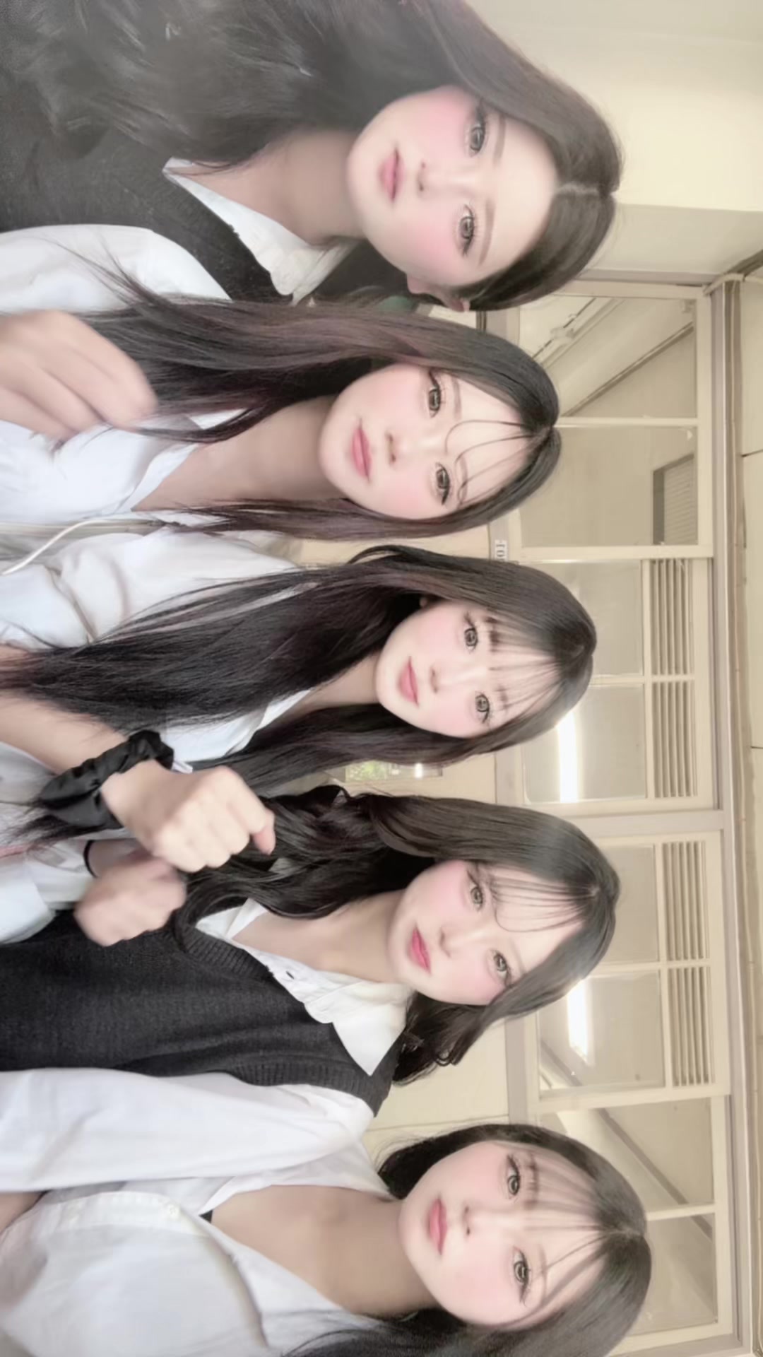 @𝑠𝑎𝑛𝑎