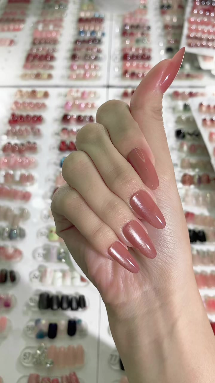 @Molly Nails Ind