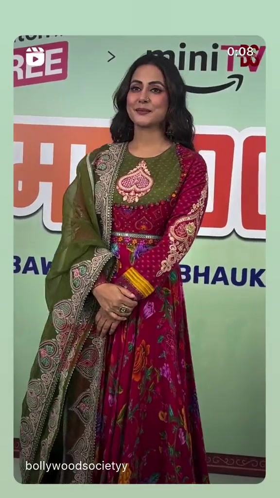 @Hina Khan 💎