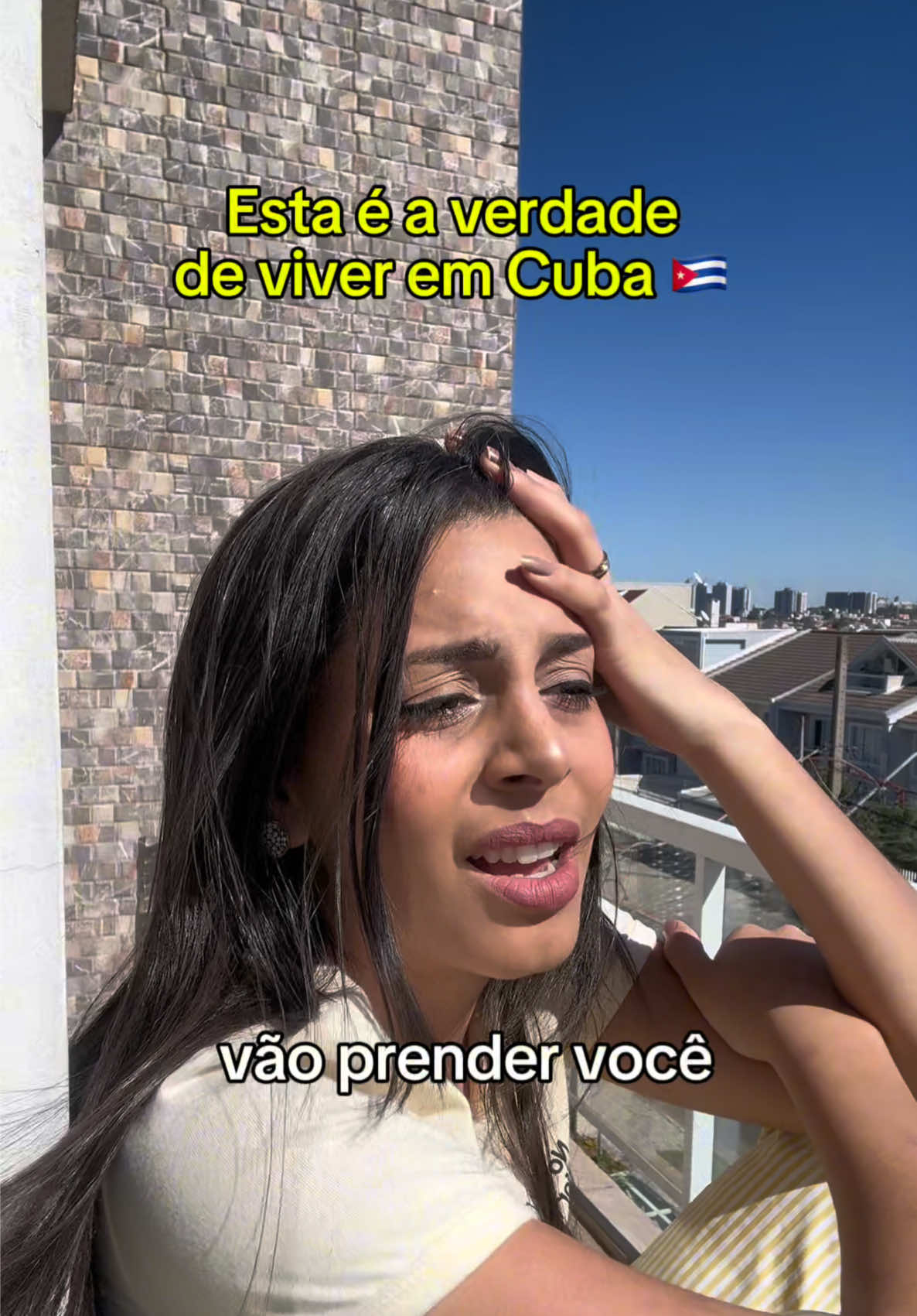 @Elena Ayala