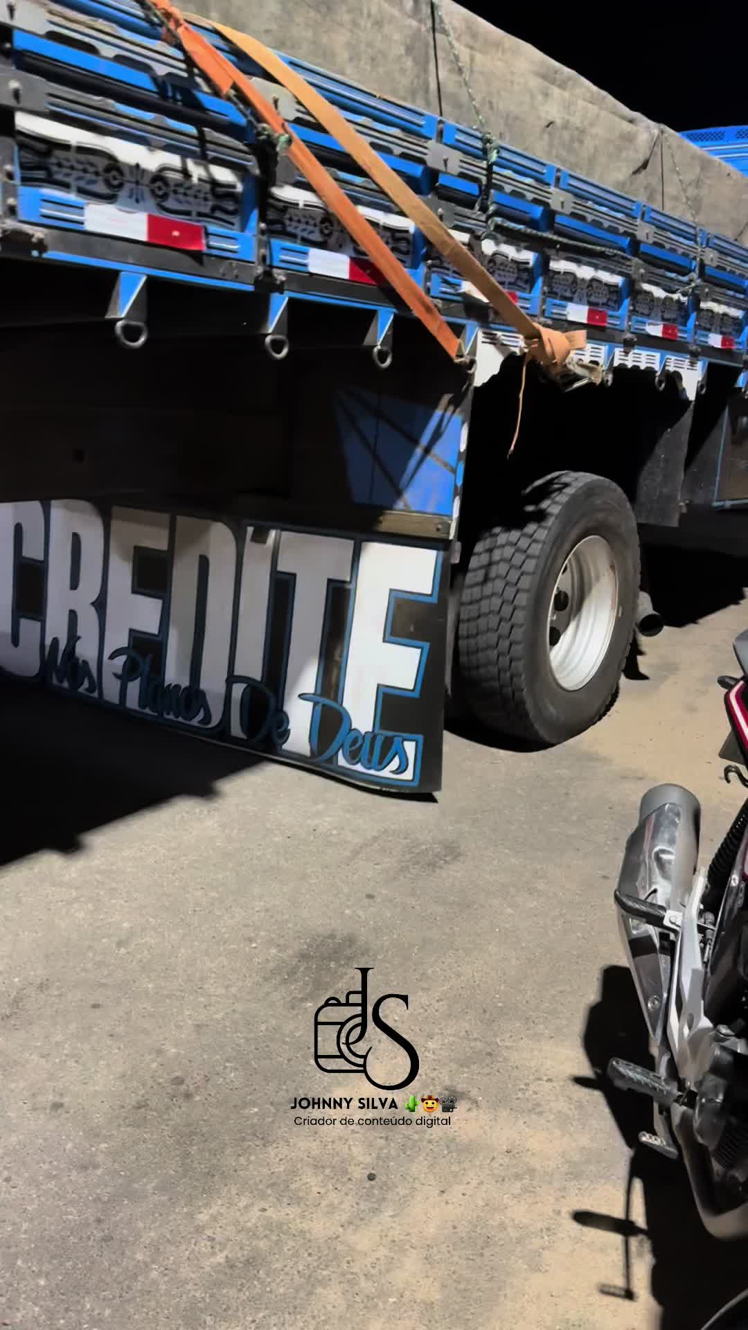 @johnnysilva 🤠🌵🎥