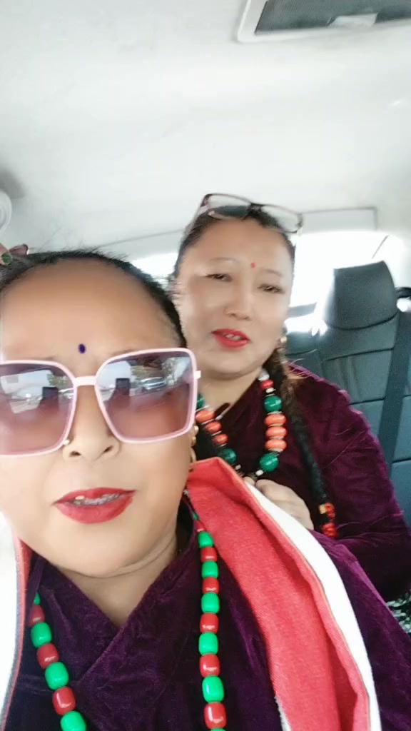 @संगिता थीङ