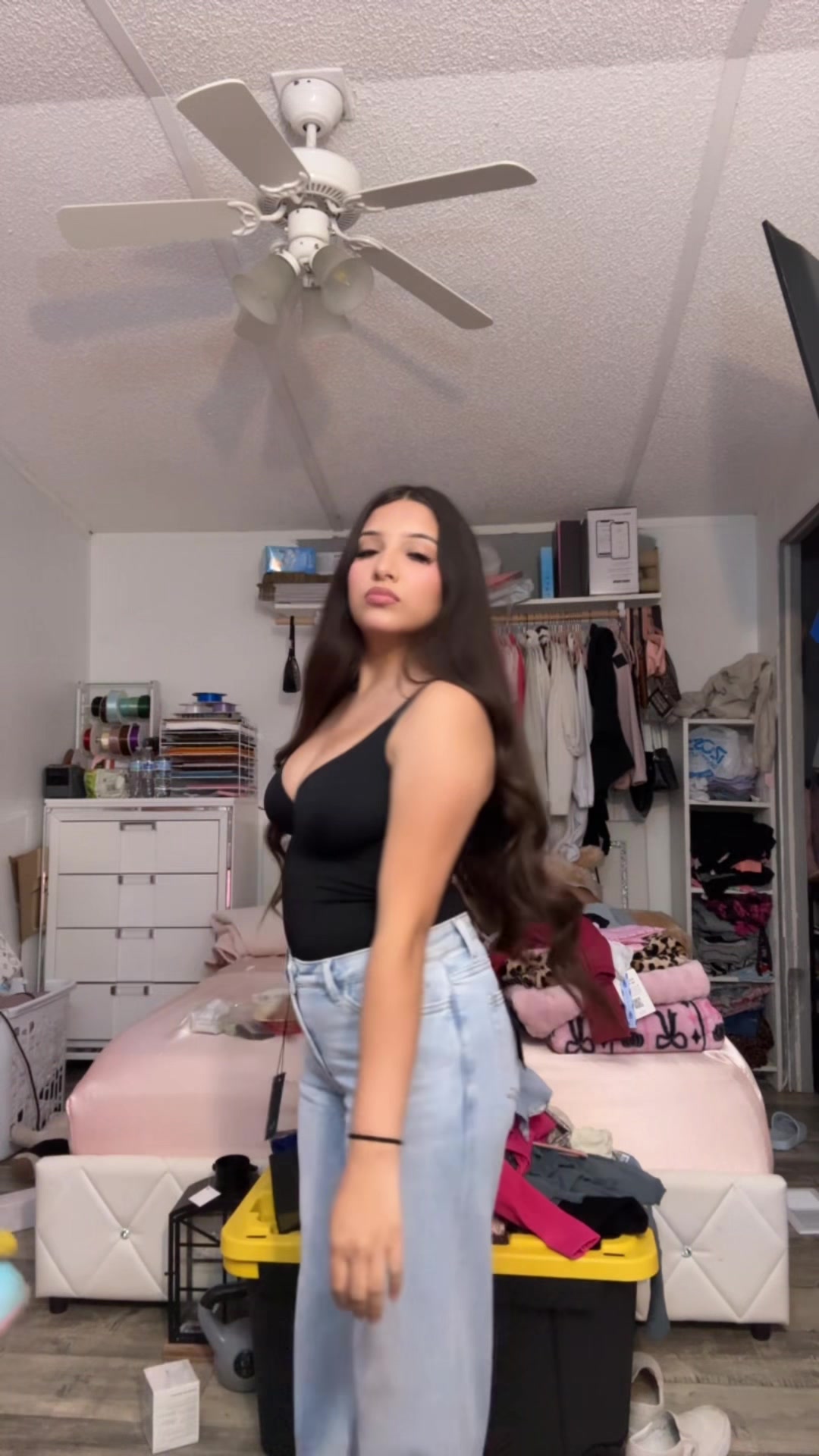 @𝓜𝓮𝓵𝓪𝓷𝓲𝓮